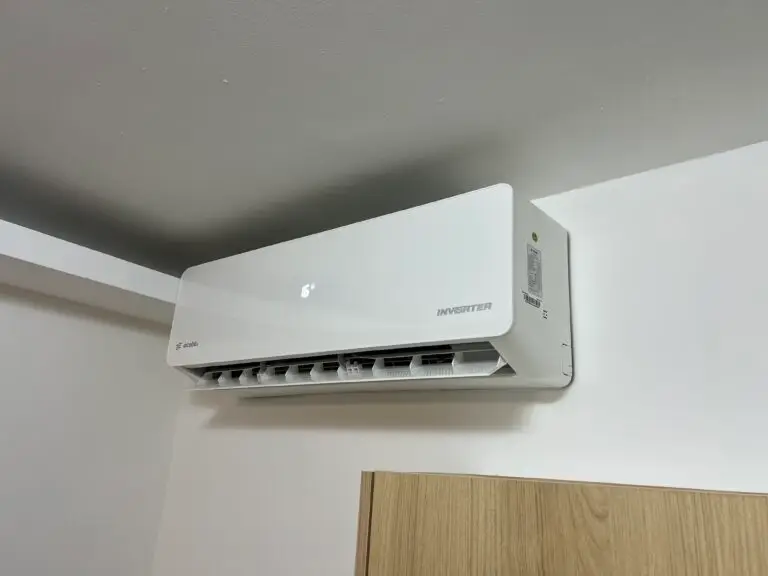 Mini split inverter instalado por Aires Daury en un apartamento